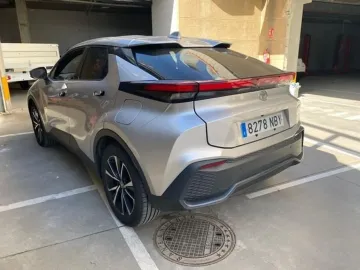 Car image 5