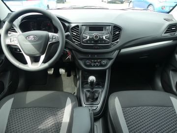 Car image 14