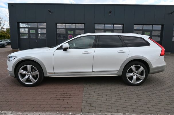 Volvo V90 Cross Country D5 AWD 173 kW image number 4