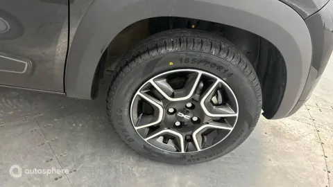 Car image 20