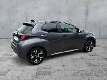 Car image 5
