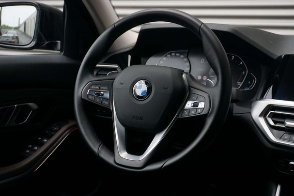 BMW 320d xDrive 148 kW image number 25