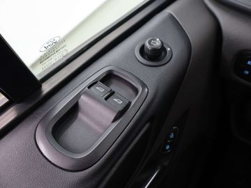 Car image 33