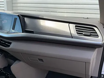 Car image 42