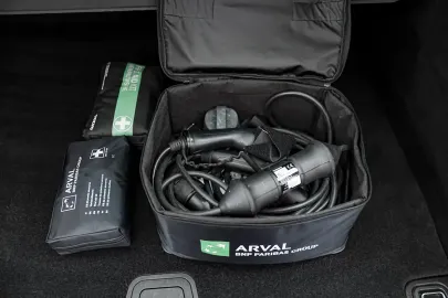 Car image 33