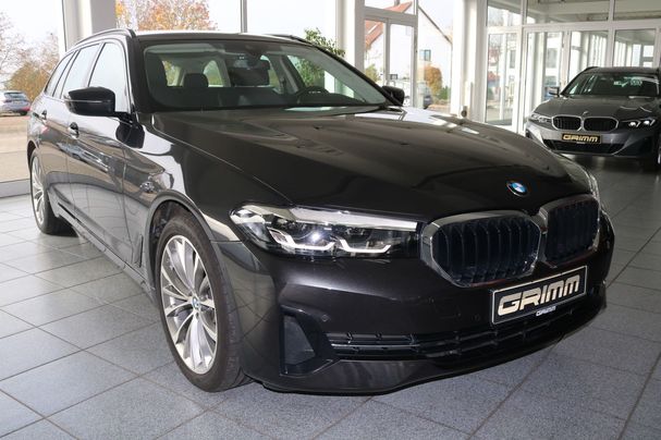 BMW 520i Touring 135 kW image number 1