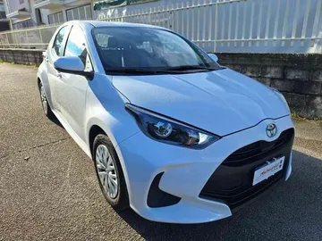 Car image 4