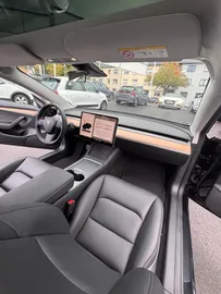 Car image 24