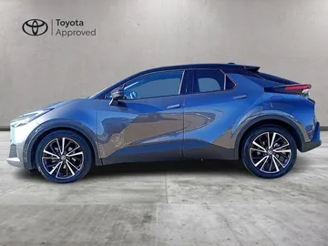 Car image 4