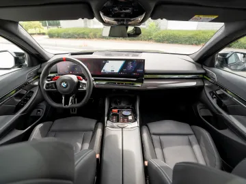 Car image 36