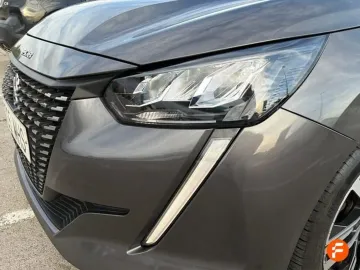 Car image 28