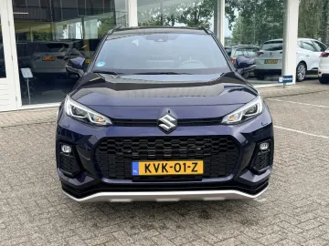 Car image 4