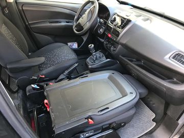 Car image 15