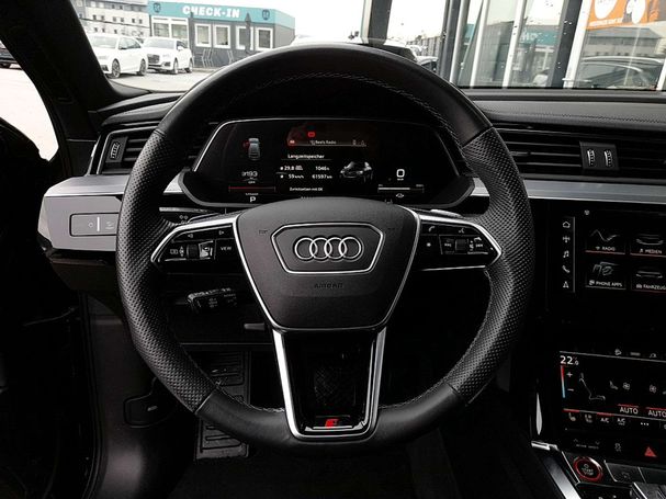 Audi e-tron quattro S-line 370 kW image number 9