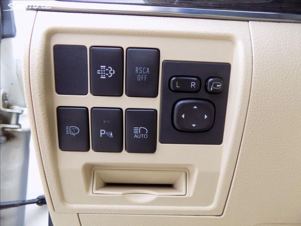 Toyota Land Cruiser 210 kW image number 25