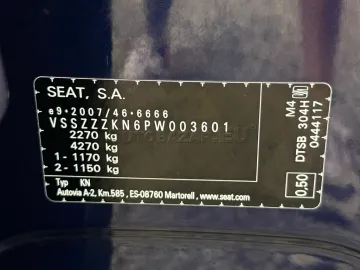 Car image 26