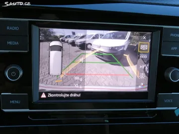 Car image 28