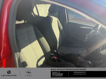 Car image 16