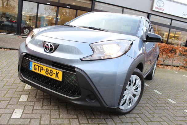 Toyota Aygo X 1.0 VVT-i 53 kW image number 6