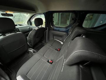 Car image 37