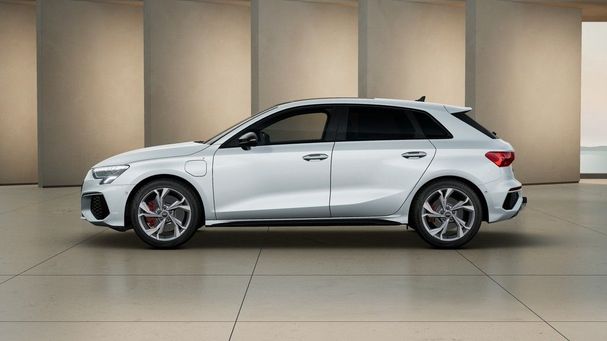 Audi A3 45 TFSIe S-line Sportback 180 kW image number 4