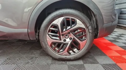 Car image 33