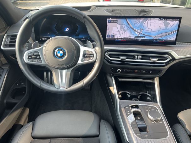 BMW 330 e Touring xDrive 215 kW image number 7