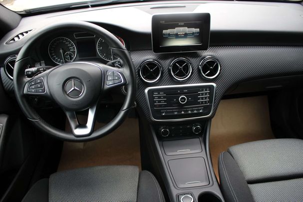 Mercedes-Benz GLA 200 d 100 kW image number 33