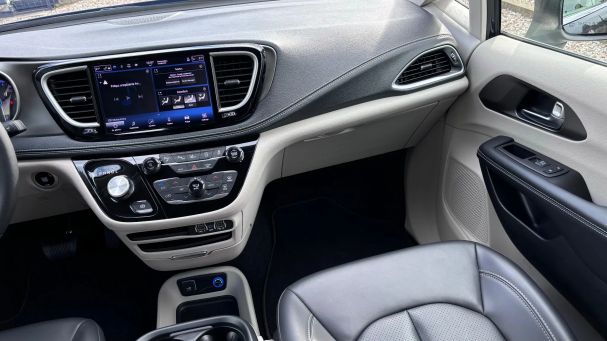 Chrysler Pacifica 214 kW image number 26