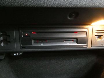 Car image 28