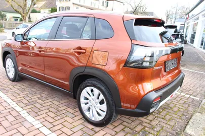 Car image 2