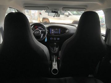 Car image 8