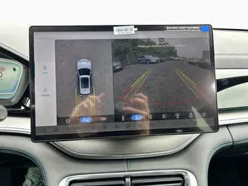 Car image 16