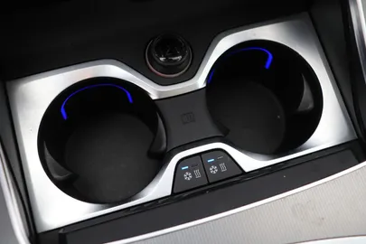 Car image 48