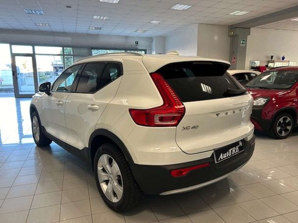 Volvo XC40 T2 Core Geartronic Momentum 95 kW image number 5