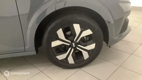 Car image 20