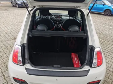 Car image 16