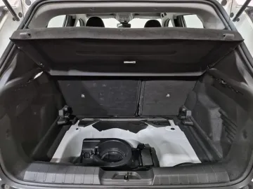 Car image 35