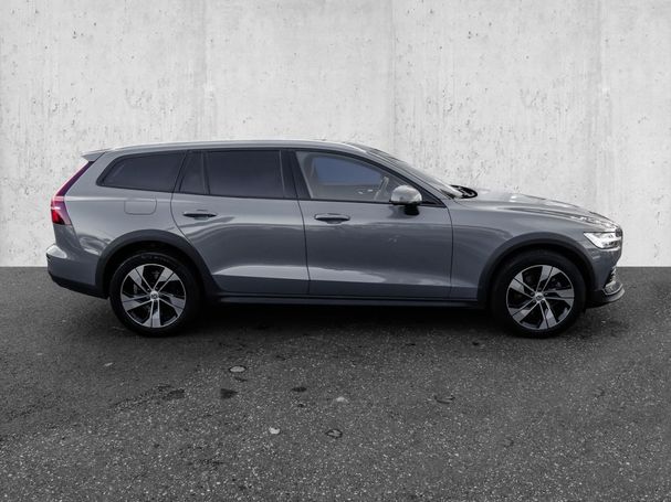 Volvo V60 Cross Country AWD B4 145 kW image number 4