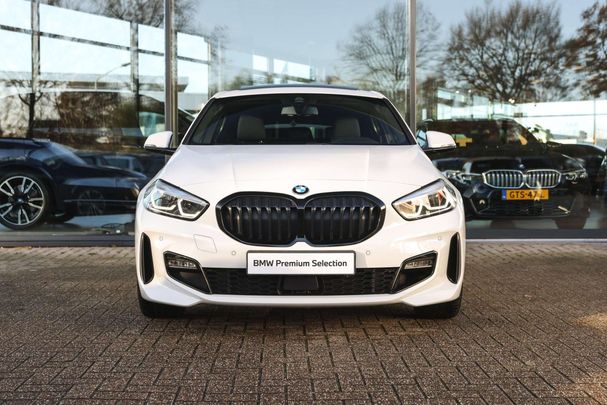 BMW 118i M Sport 104 kW image number 6