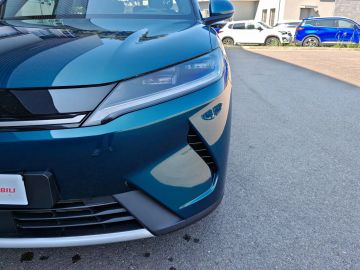 Car image 24