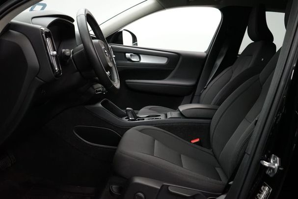 Volvo XC40 T2 Momentum 95 kW image number 3