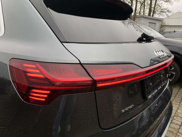 Audi e-tron 55 quattro S-line 300 kW image number 21