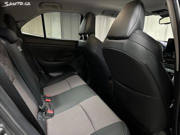 Car image 12