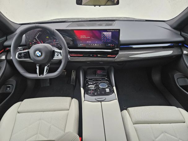 BMW 520d Touring xDrive 145 kW image number 14