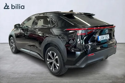 Car image 4