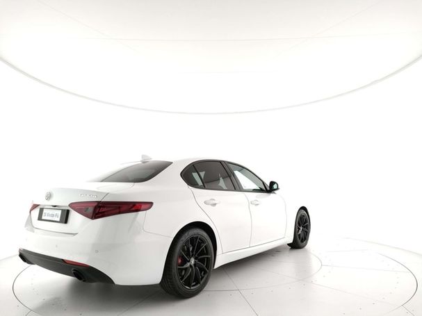 Alfa Romeo Giulia 2.2 AT8 140 kW image number 3