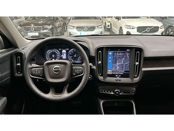 Volvo XC40 T2 Essential 95 kW image number 5