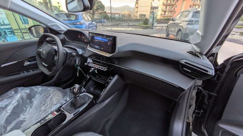 Car image 23