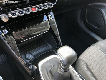 Car image 30